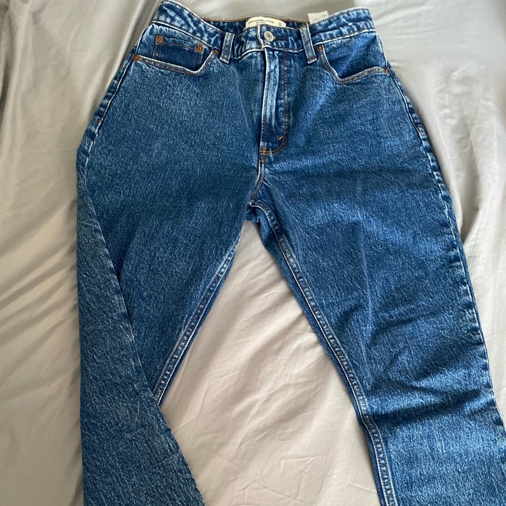 Abercrombie & Fitch the skinny High Rise size 27/4 short